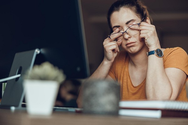 Como evitar problemas de visão pelo uso excessivo de telas