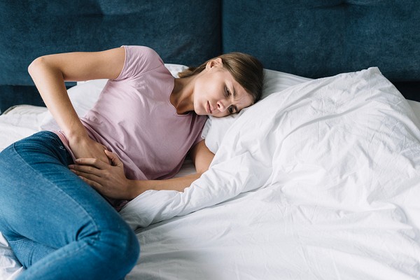 Fique atenta aos sintomas da endometriose